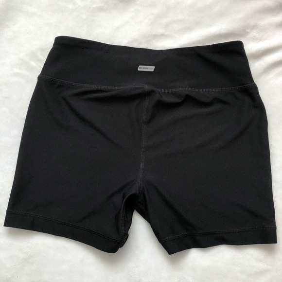 Athletic Biking Shorts - Picture 2 of 6